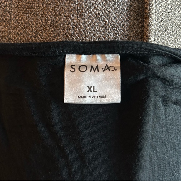 Black V-Neck Short Sleeve Nightgown - Picture 3 of 4